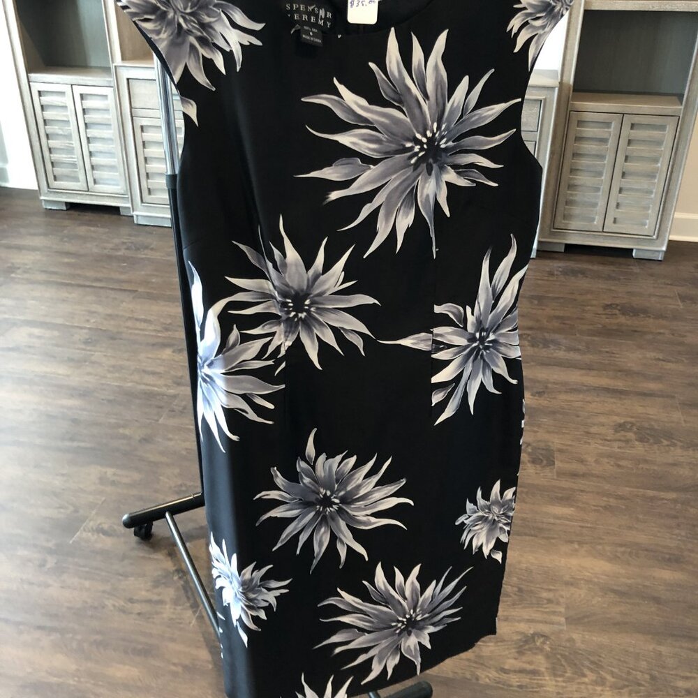 BLACK DRESS WITH FLOWERS MADE BY SPENSER JEREMY SIZE 6